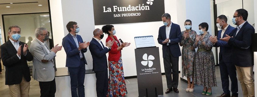 visita de los Reyes a La Fundación San Prudencio